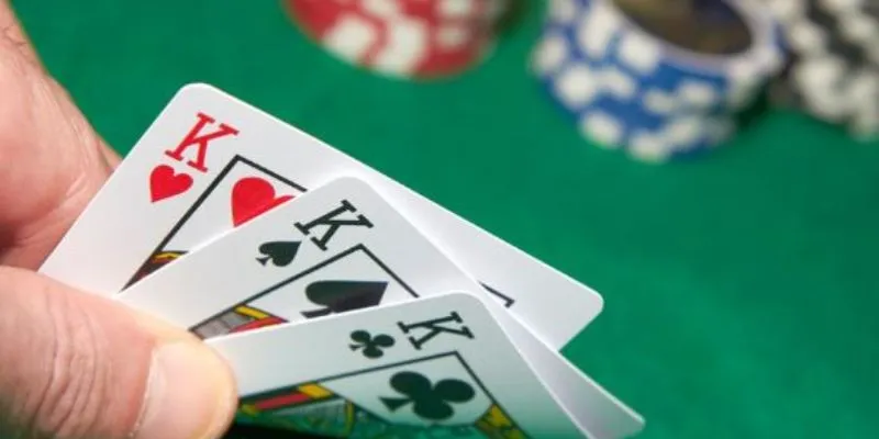 Bài Ba Lá Quốc Tế - Luật Chơi Và Chiến Thuật Từ Hi88 2 Cách chơi cơ bản bài ba lá quốc tế.